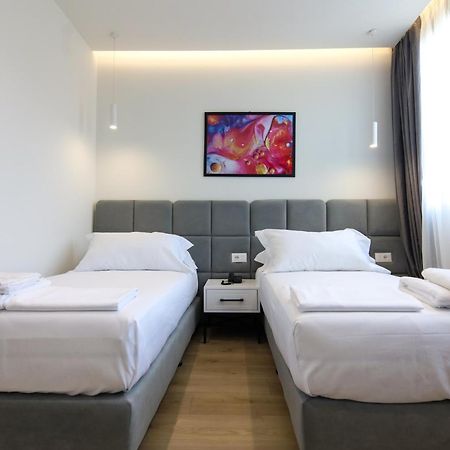 N Hotel City Center By Noshi Тирана Екстер'єр фото