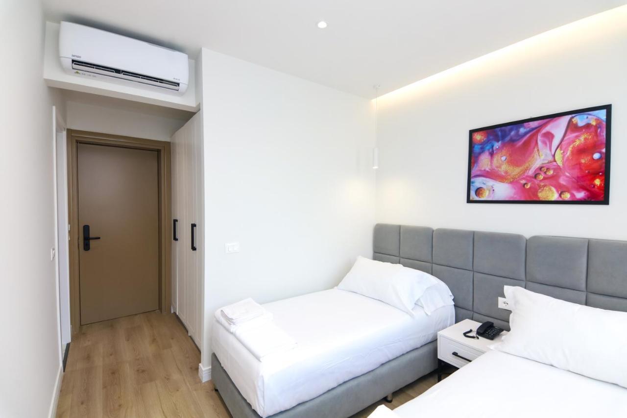 N Hotel City Center By Noshi Тирана Екстер'єр фото