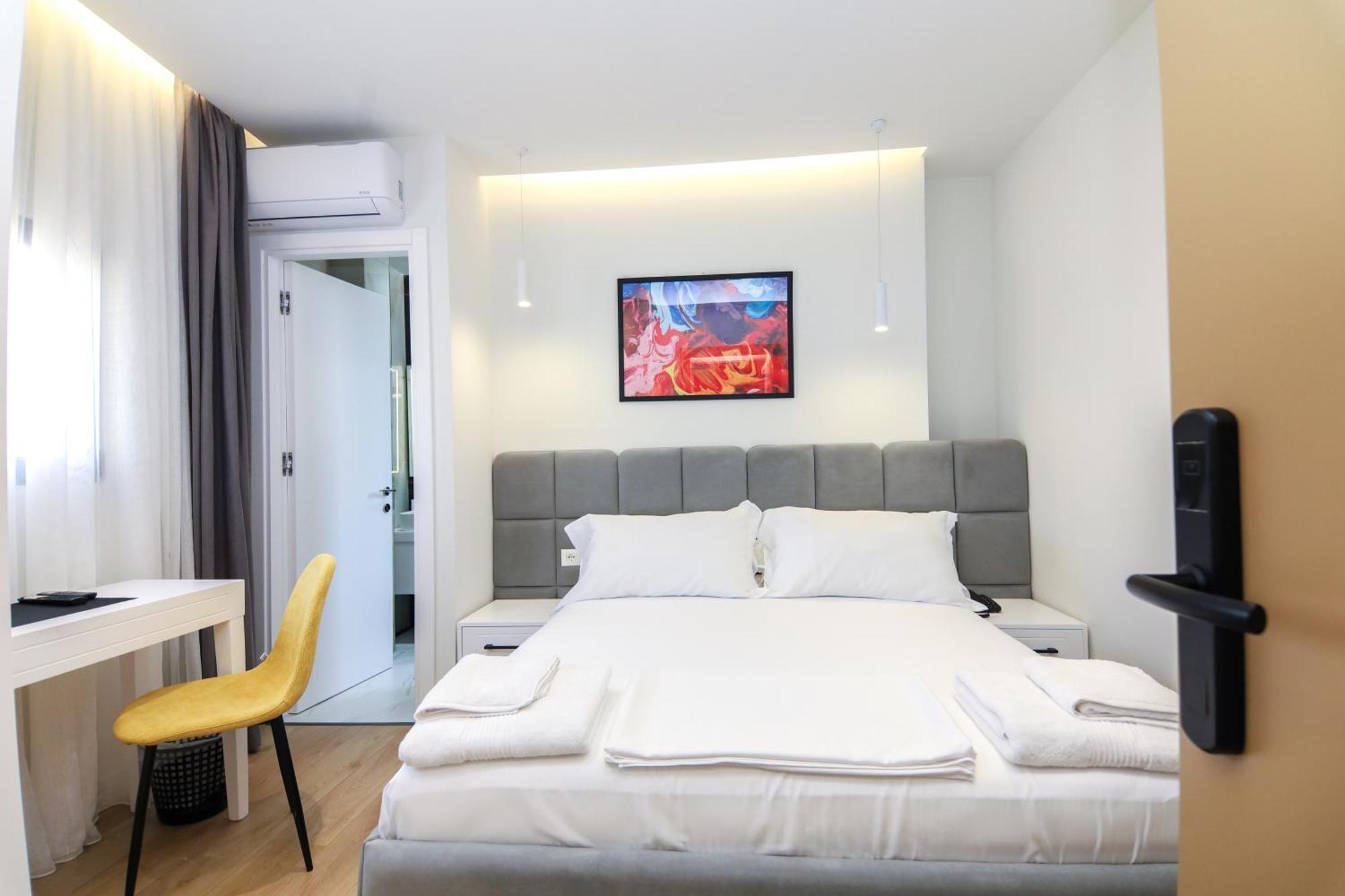 N Hotel City Center By Noshi Тирана Екстер'єр фото