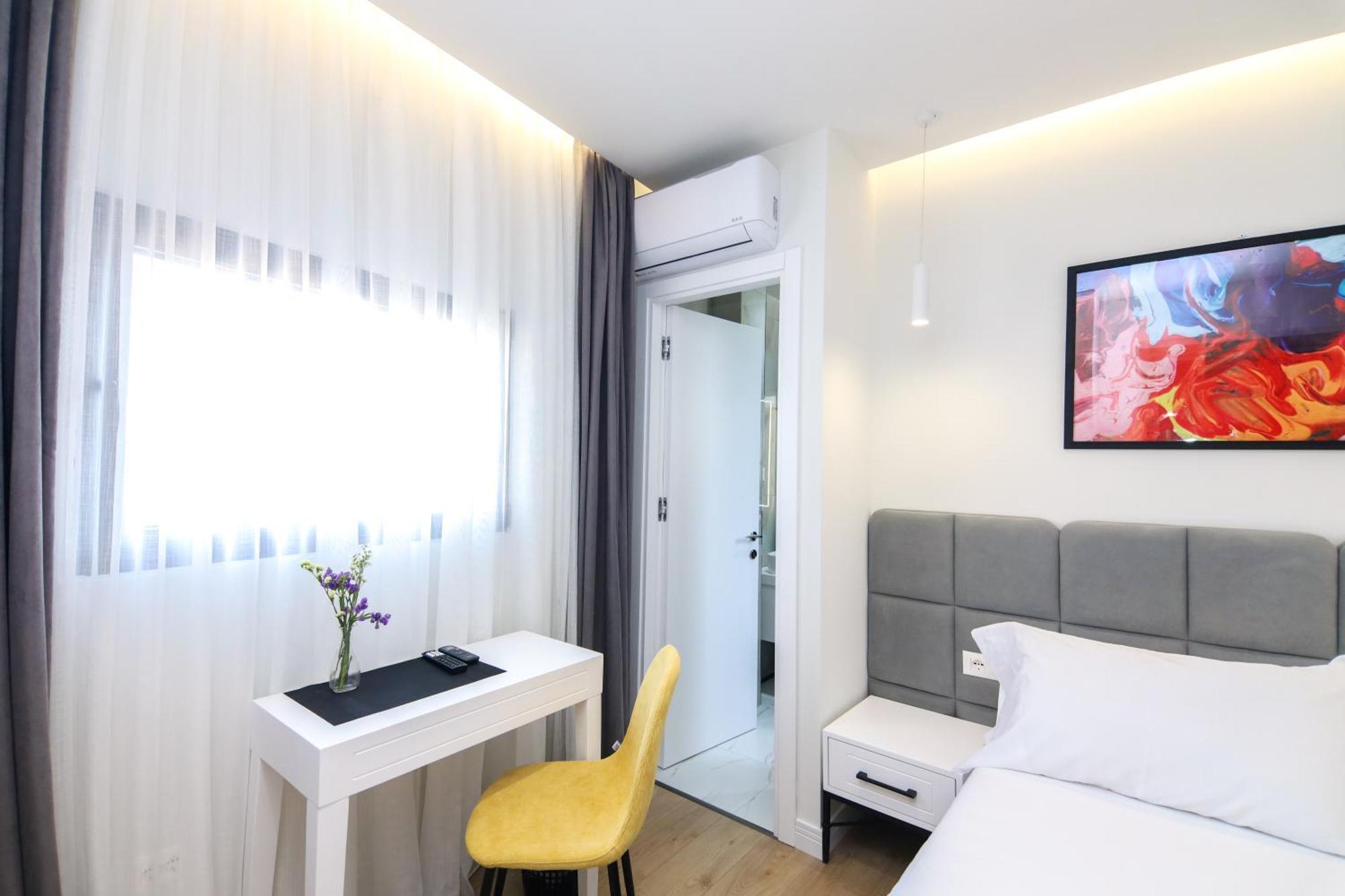 N Hotel City Center By Noshi Тирана Екстер'єр фото